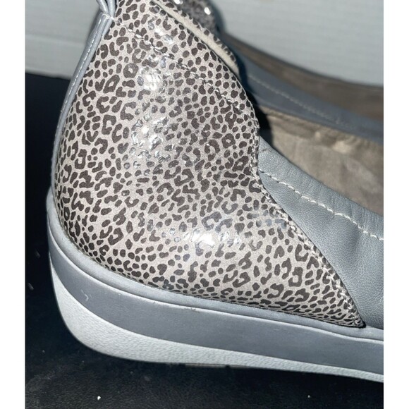 Vionic Shoes Womens 9.5 Gray Leather Wedge Flats Arch Support Comfort Jacey - Picture 2 of 14